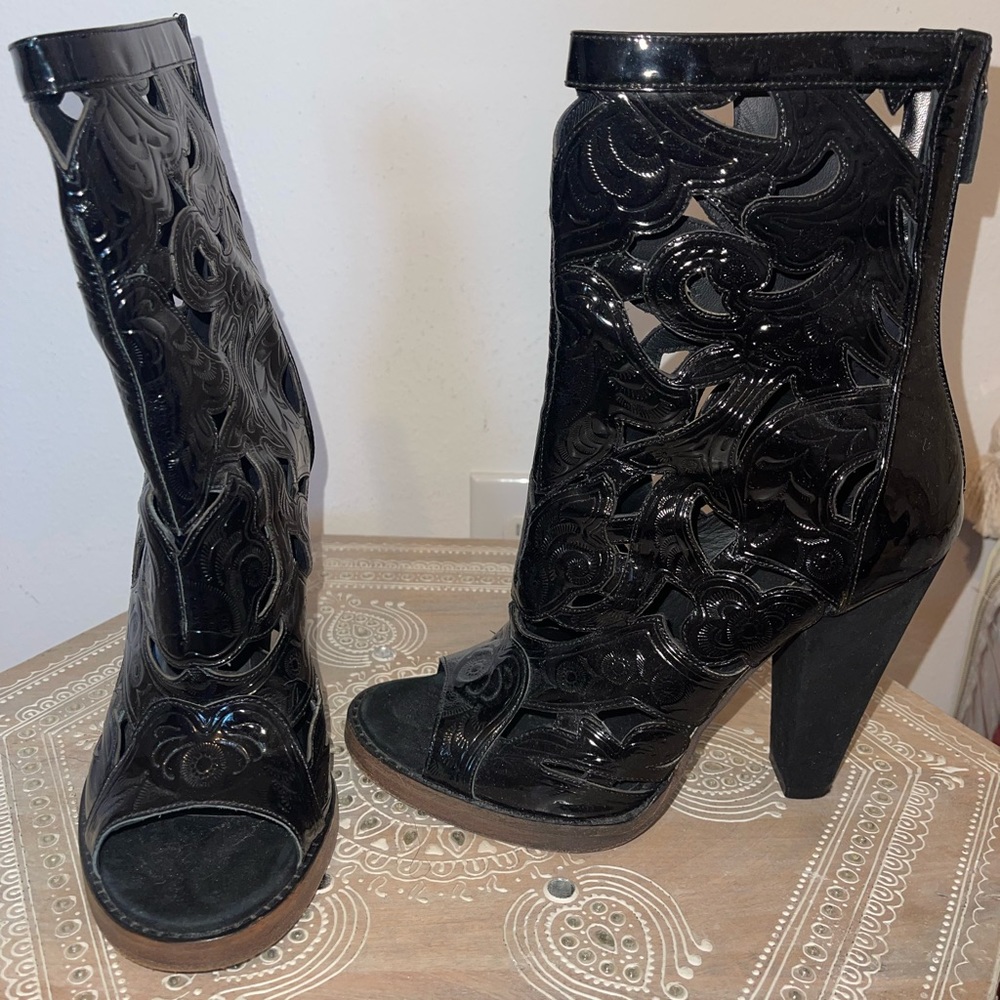 Balmain Black Zip Up ankle Boots